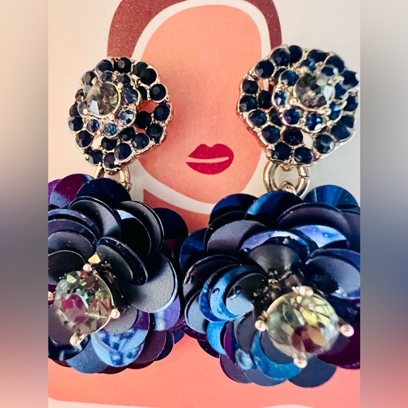 Francesca's Blue Sequin Flower Dangle Earring w/ Blue Rhinestones in the Middle - Picture 5 of 7
